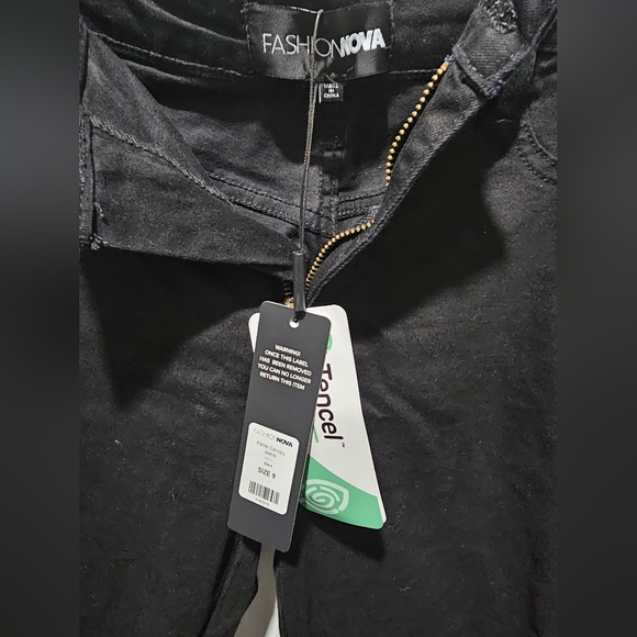 *NWT* Fashion Nova - Petite Canopy Jeans - Picture 7 of 10